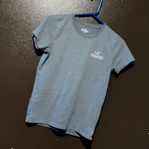 Hollister tee🍦